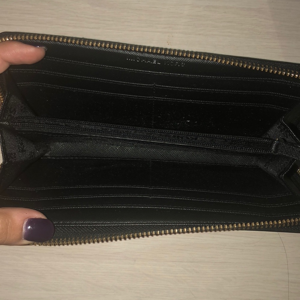 Michael kors wallet - Picture 2 of 3